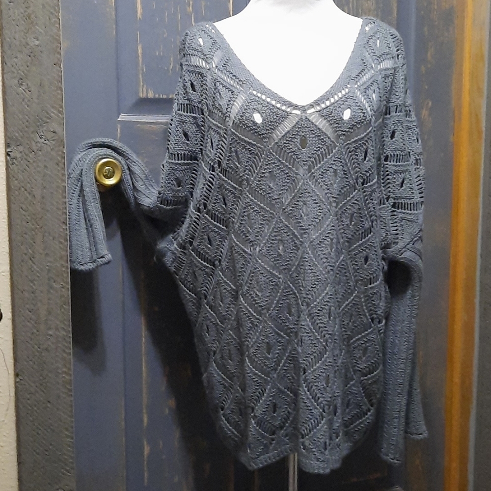 Sweater - Picture 2 of 4